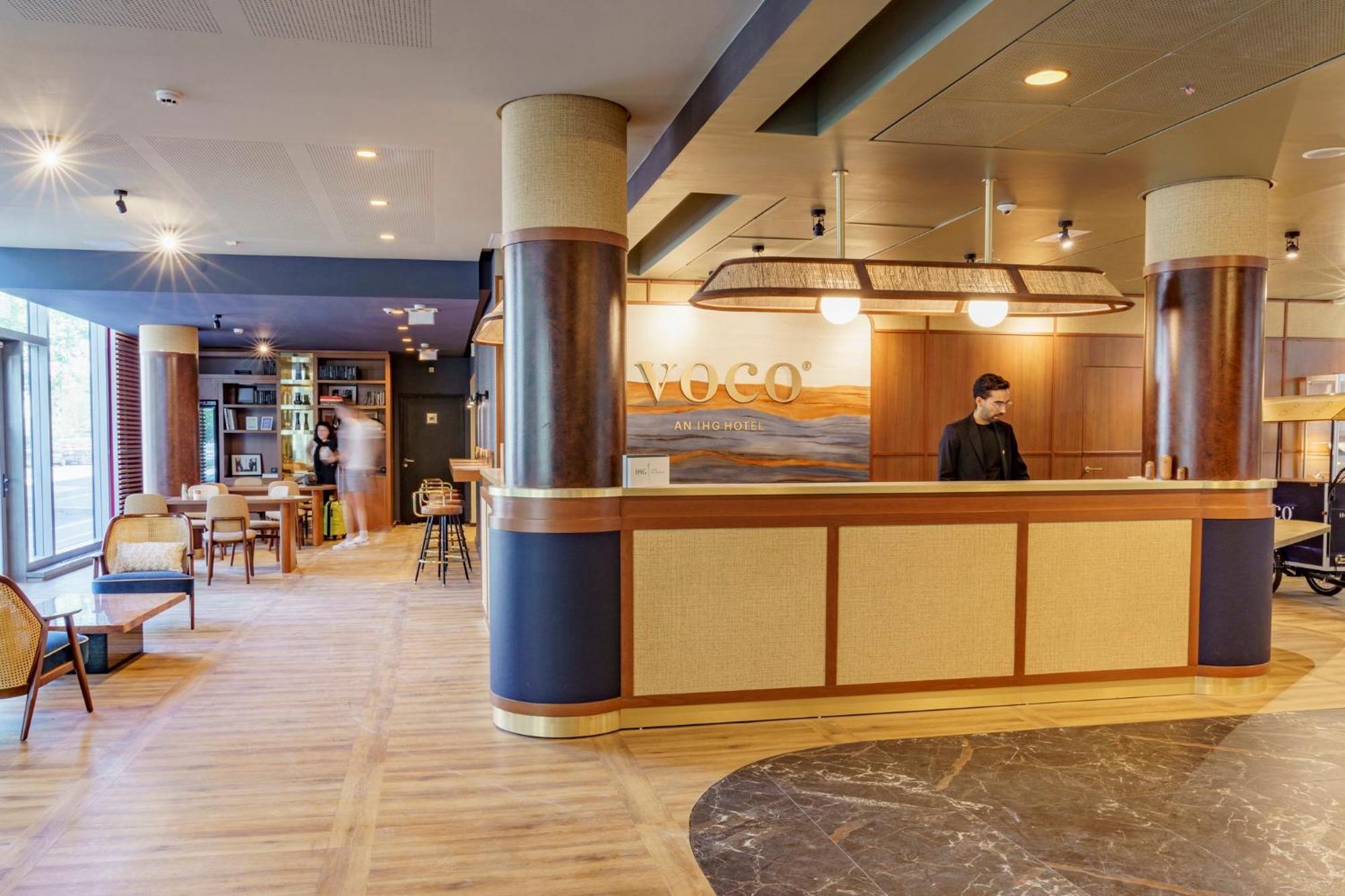 巴黎克利希智选假日酒店 外观 照片